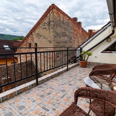 Residence 48 Beautiful Building Within Moments From The Old Town Of Braszów Zewnętrze zdjęcie