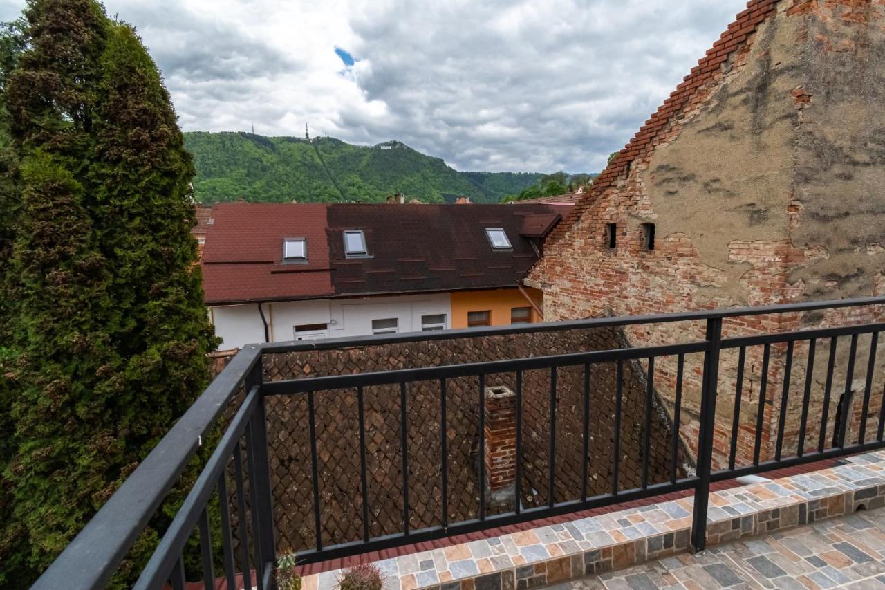 Residence 48 Beautiful Building Within Moments From The Old Town Of Braszów Zewnętrze zdjęcie