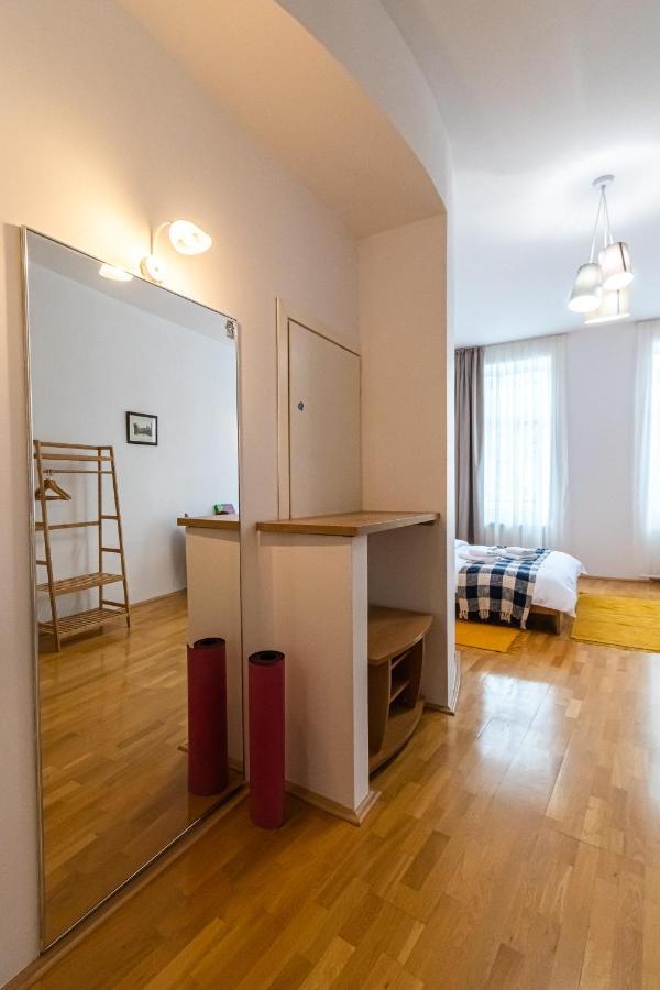 Residence 48 Beautiful Building Within Moments From The Old Town Of Braszów Zewnętrze zdjęcie