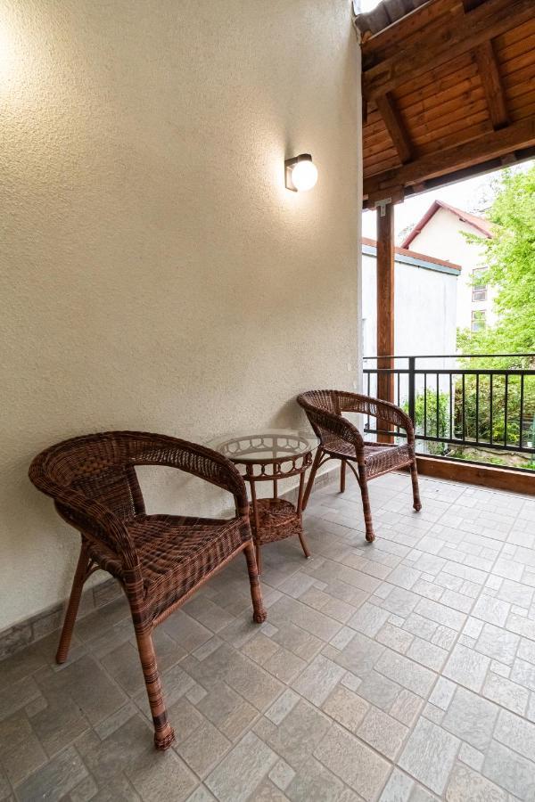Residence 48 Beautiful Building Within Moments From The Old Town Of Braszów Zewnętrze zdjęcie